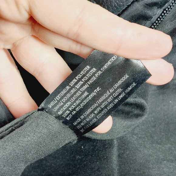 Botkier Vinyl Tote Black  Carryall Zip Top Big Travel Shoulder Bag 0771 - Picture 14 of 16